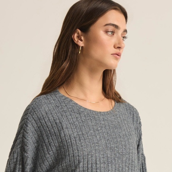 NEW BELLA LUXE Ribbed Scoop Neck Gray Cropped Crew Neck Sweater XS - Picture 6 of 6